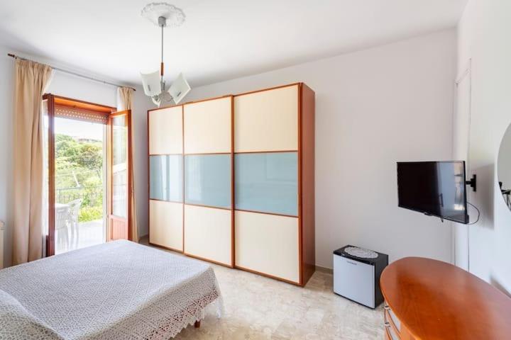 Guesthouseminturnoit Lucia Sparagna Minturno Exterior foto